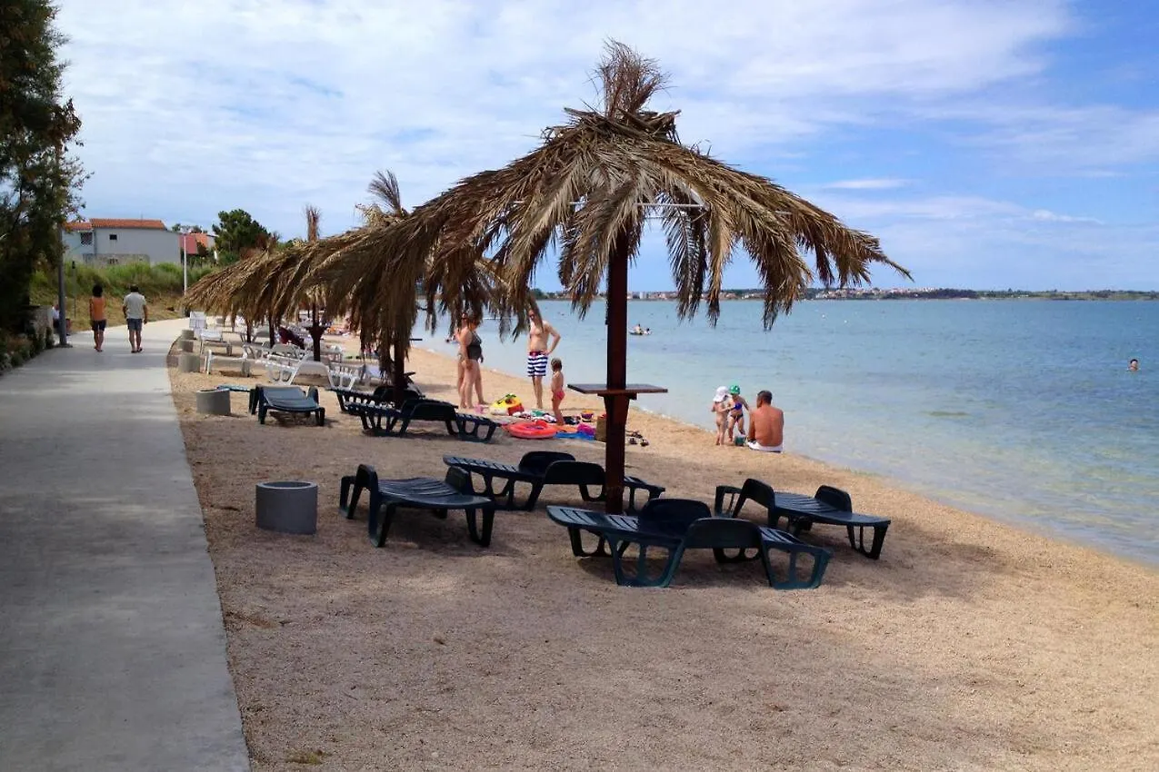 Apartment Ana Vrsi 0*,  Croatia